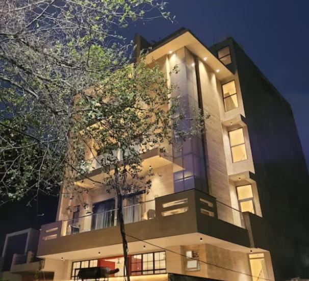 Hotel Global Corporate Noida Exteriör bild